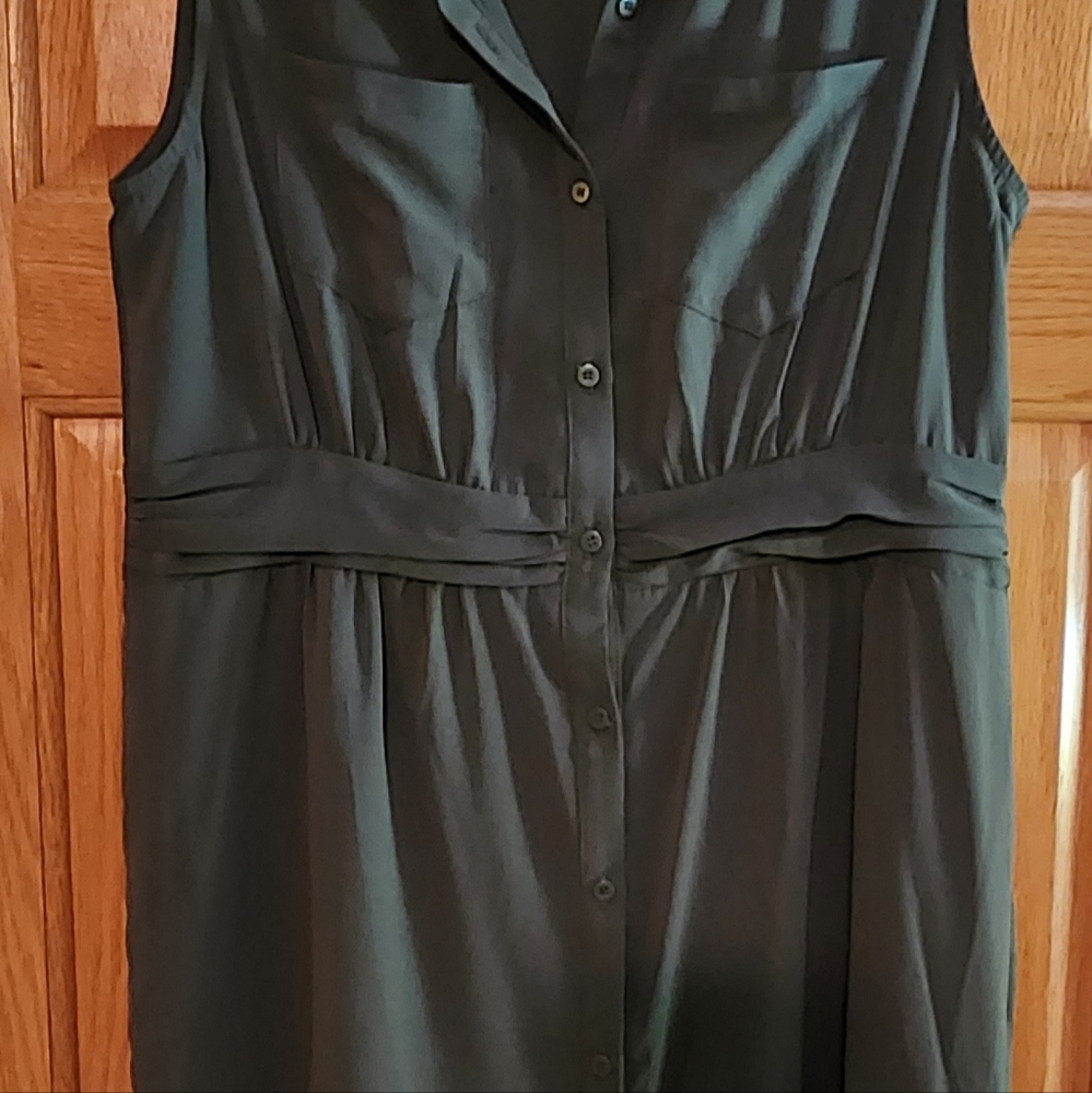 SHEIN Dark Green Garment